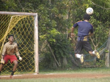 Kannan heads as Goalkeeper Navas watches
